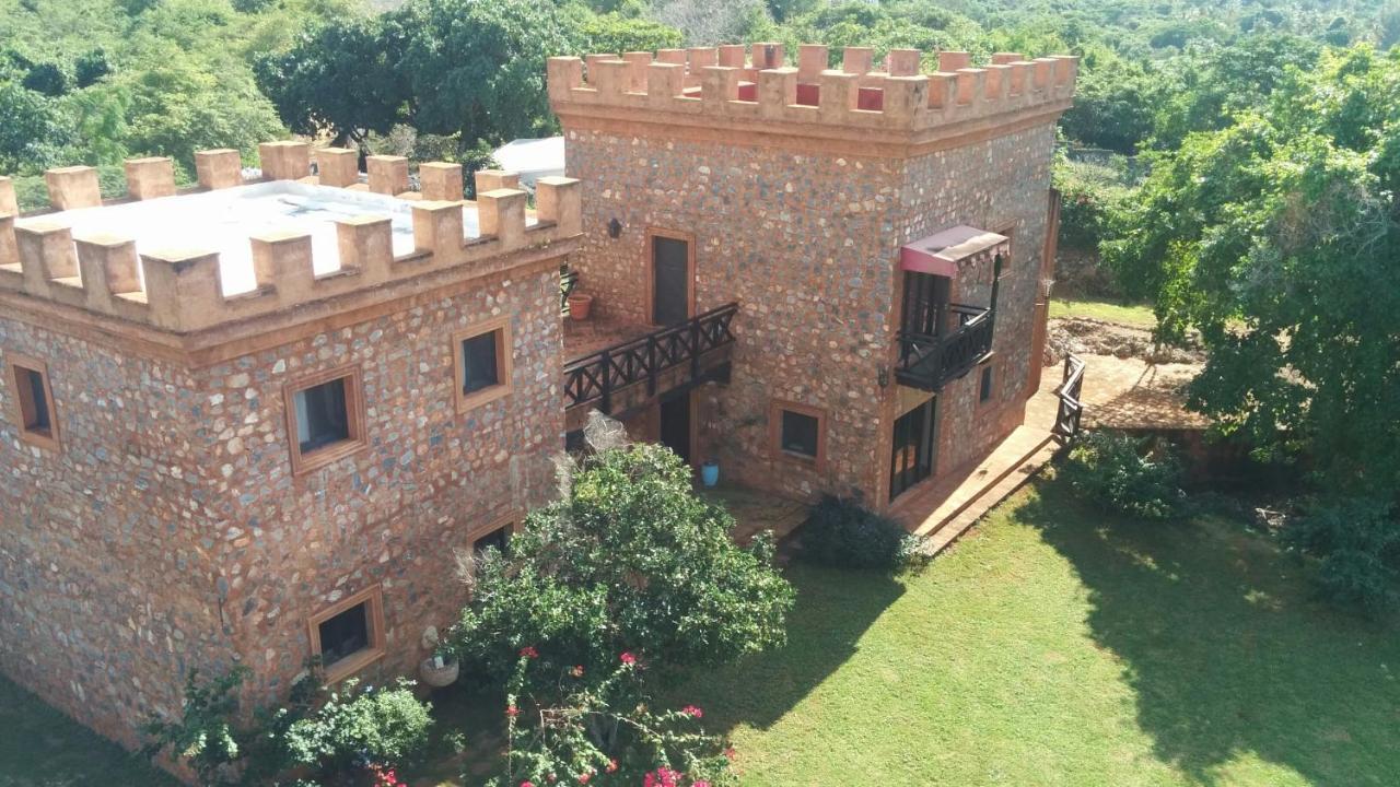 El Castillo Las Galeras Exterior photo